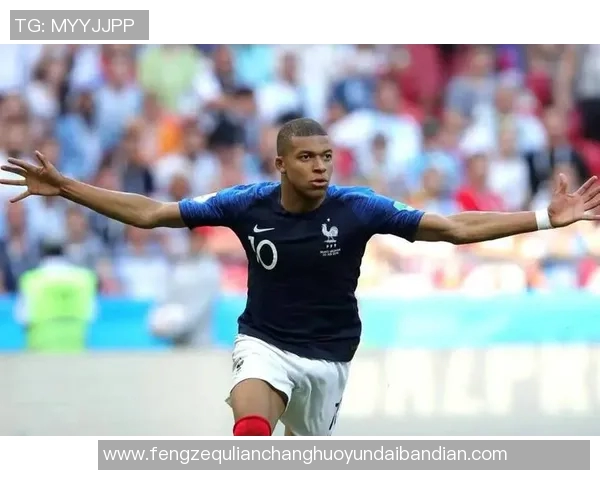 全球足球巨星精彩表演汇聚 聚焦国际赛场亮眼时刻