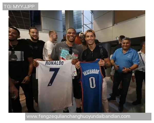 足球球星如何看NBA比赛解析他们对篮球的理解与热爱